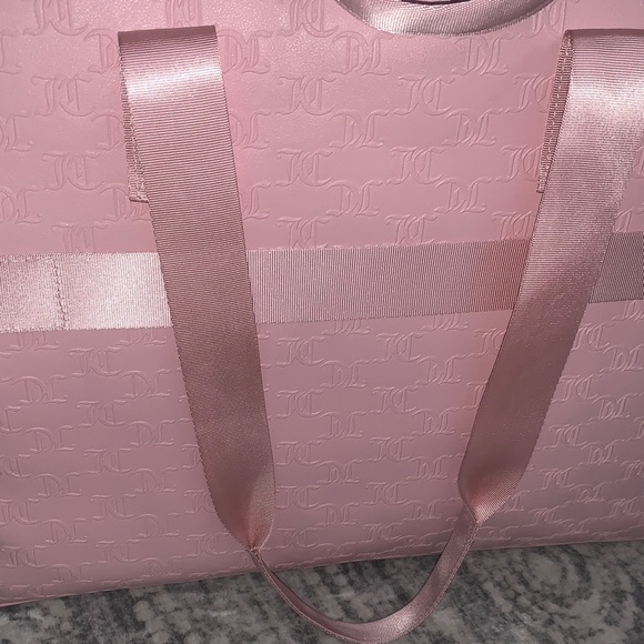 🆕- Juicy Couture Large Pink Diamond Weekender Bag - Picture 8 of 12